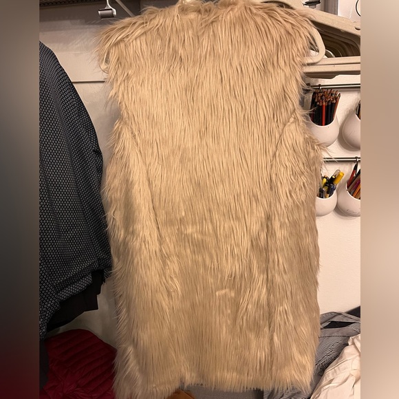 Faux Fur long vest - Picture 3 of 3